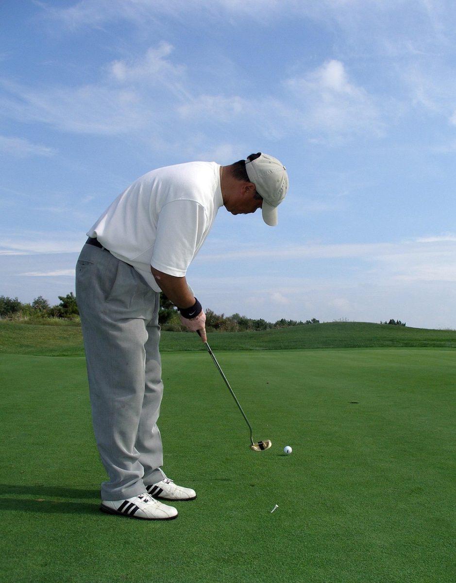 How to Putt and Aim a Golf Ball